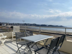 505 - A ERQUY, située en bordure de la plage du centre, à 800m des commerces